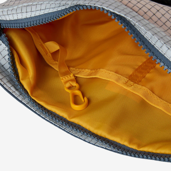 Clyffe Shoulder Bag