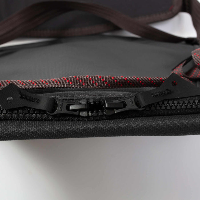 Gaut Messenger Bag