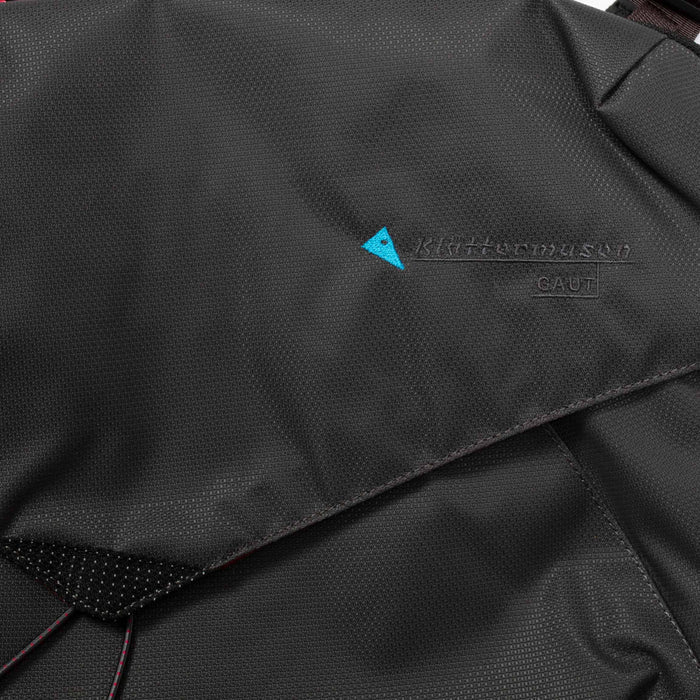 Gaut Messenger Bag