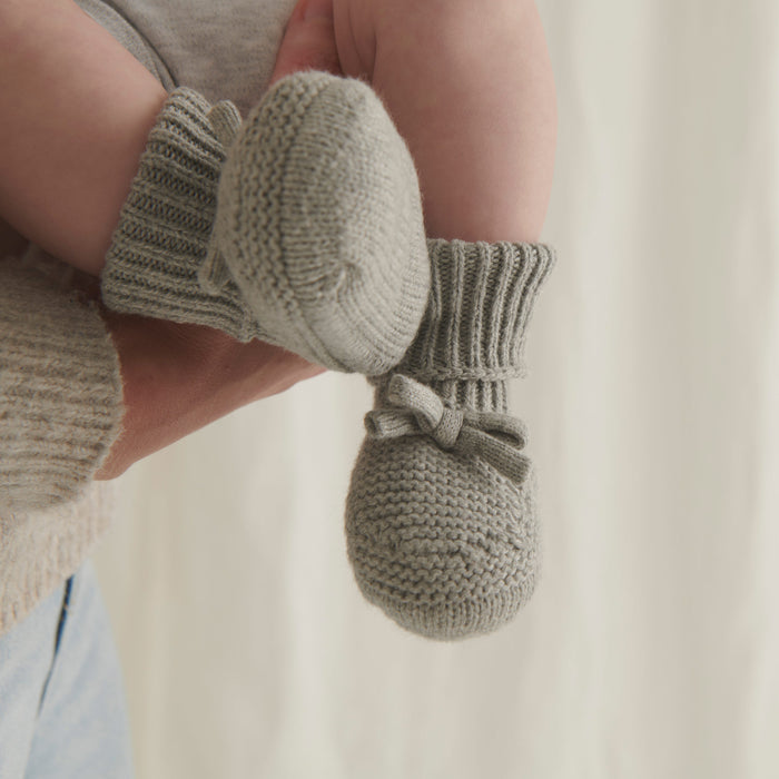 Knitted Oat Bonnet Hat & Booties Set