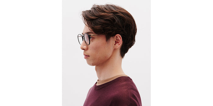 Model Angled Side