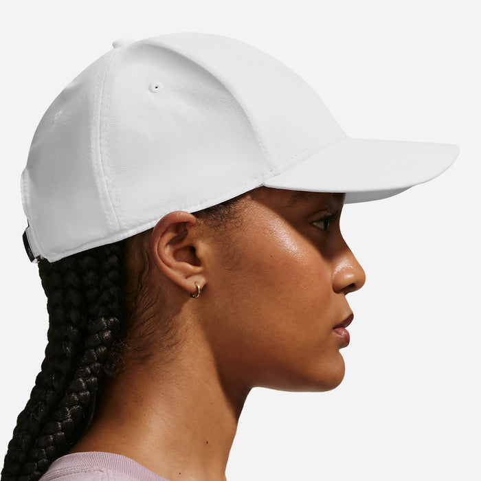 Mũ Lưỡi Trai Nike Dri-Fit Club Structured Metal Logo - Trắng - Supersports Vietnam