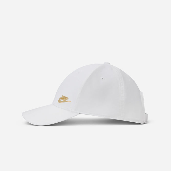 Mũ Lưỡi Trai Nike Dri-Fit Club Structured Metal Logo - Trắng - Supersports Vietnam