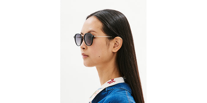 Model Angled Side