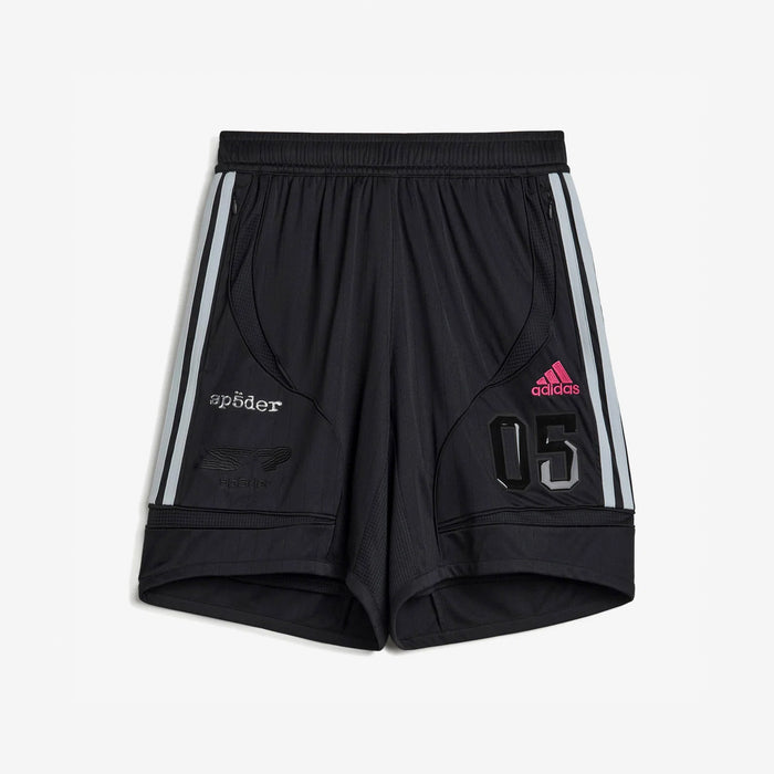 Short x SP5DER