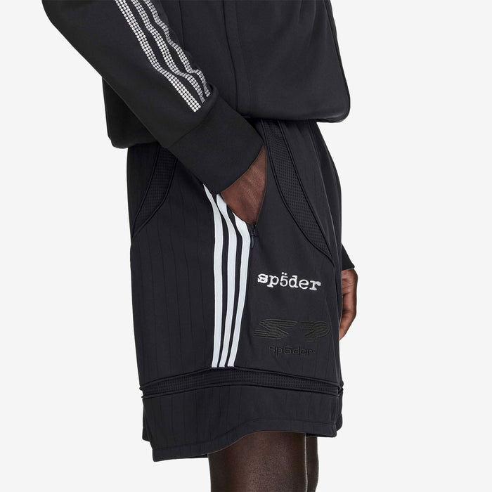 Short x SP5DER