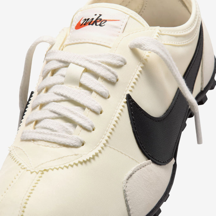 Wmns Moon Shoe