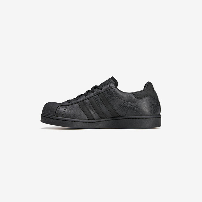 Wmns Superstar x Avavav